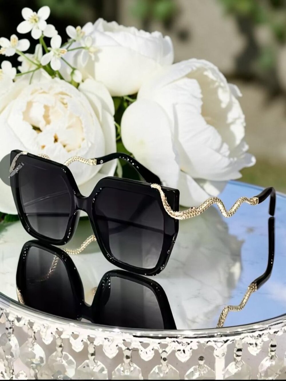 Women’s Oversized Round Fashion Glasses – White & Gold – Snake Metal Arms